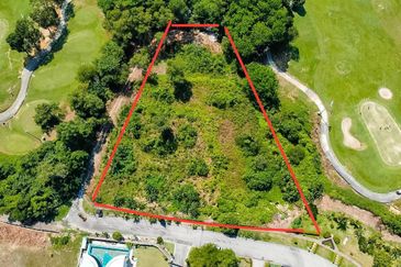 KGSAAS Golf Club, Seksyen 13