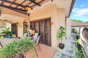 Jalan Suasana, Bandar Tun Hussein Onn