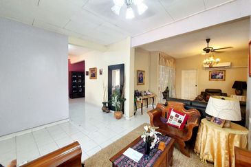 Jalan Suasana, Bandar Tun Hussein Onn