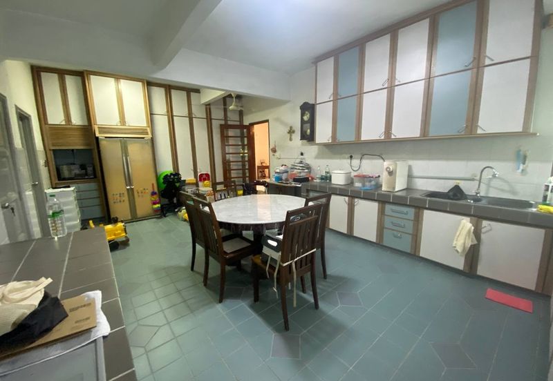 (Freehold ) Double storey bungalow Taman Desa Jalan Klang Lama KL