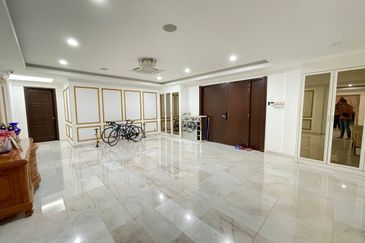 Corner 3 Storey Bungalow Kubah @ Bukit Jelutong