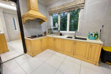 Corner 3 Storey Bungalow Kubah @ Bukit Jelutong