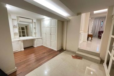 Corner 3 Storey Bungalow Kubah @ Bukit Jelutong