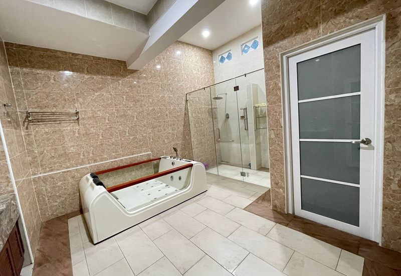 Corner 3 Storey Bungalow Kubah @ Bukit Jelutong