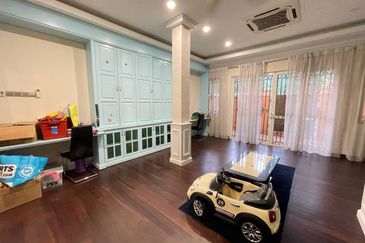 Corner 3 Storey Bungalow Kubah @ Bukit Jelutong