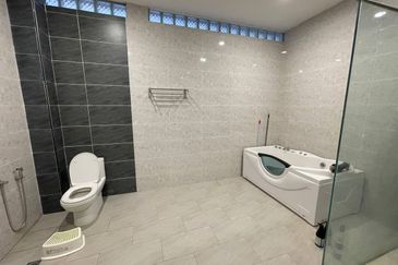 Corner 3 Storey Bungalow Kubah @ Bukit Jelutong