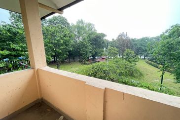 Corner 3 Storey Bungalow Kubah @ Bukit Jelutong