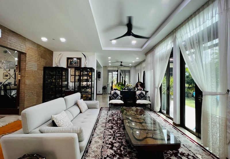 Luxurious Corner Bungalow in the Heart of Bukit Tunku (Kenny Hills)