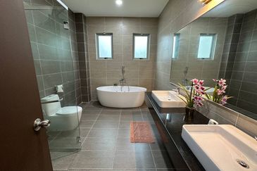 Charming Essex, Setia Eco Templer