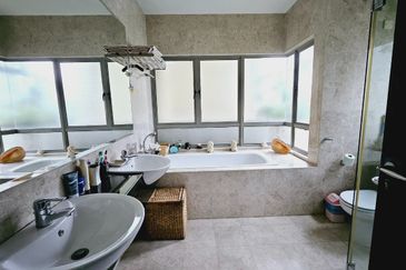 Changkat Kiara Surya