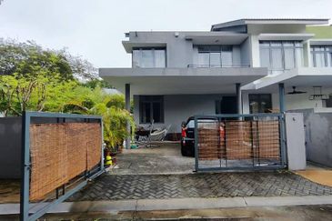 Perdana Lakeview East