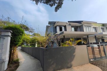 Perdana Lakeview East