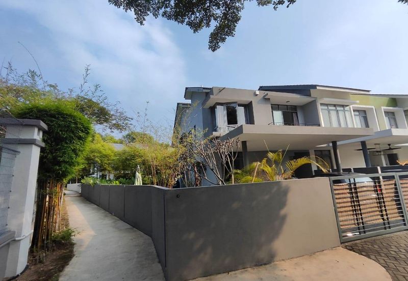 Perdana Lakeview East