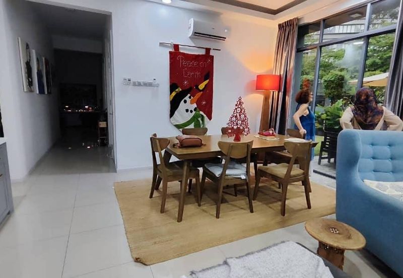 Perdana Lakeview East