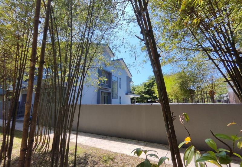 Perdana Lakeview East