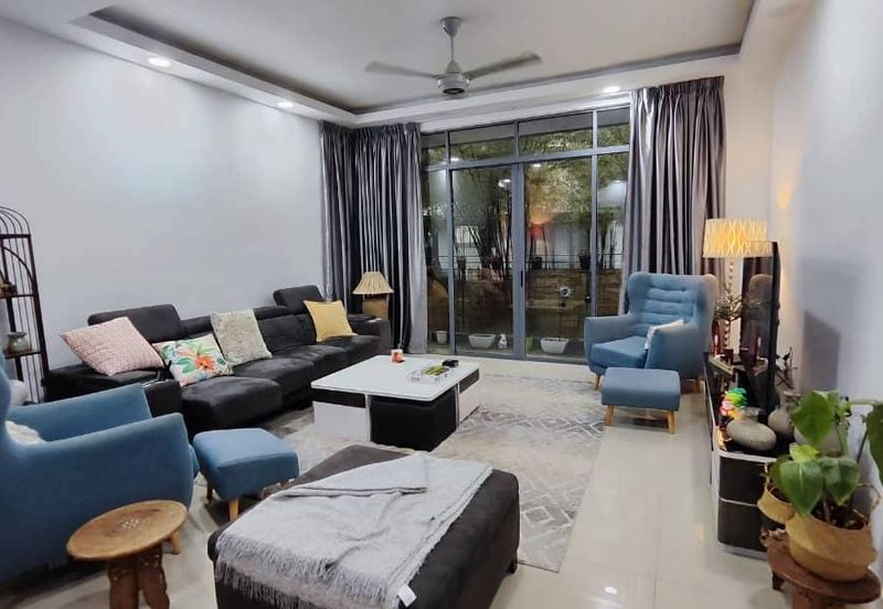 Perdana Lakeview East