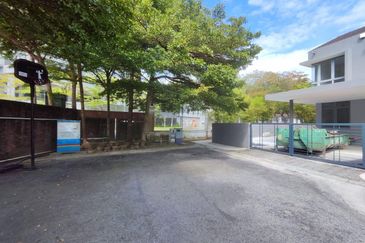 Perdana Lakeview East