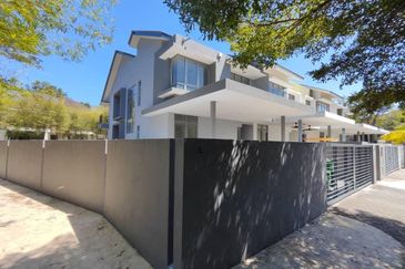 Perdana Lakeview East