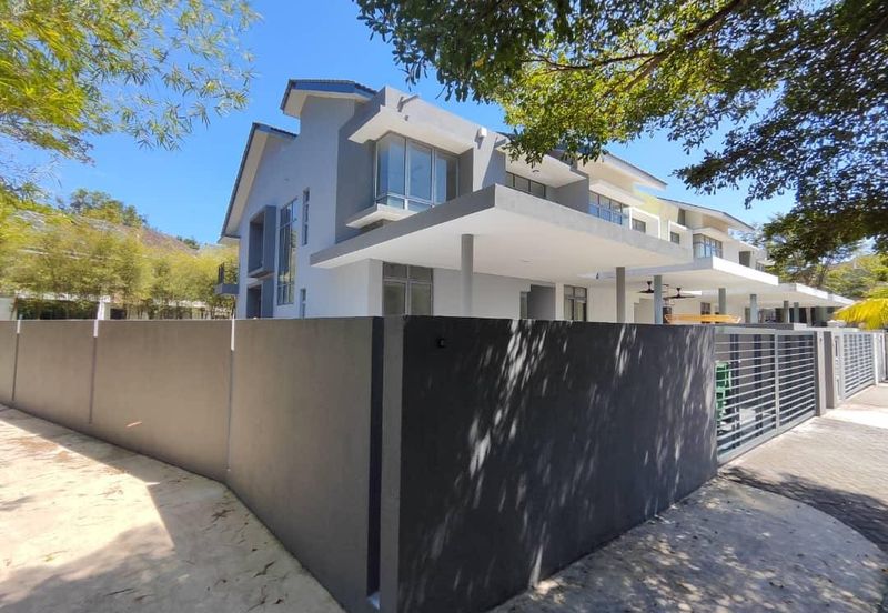 Perdana Lakeview East