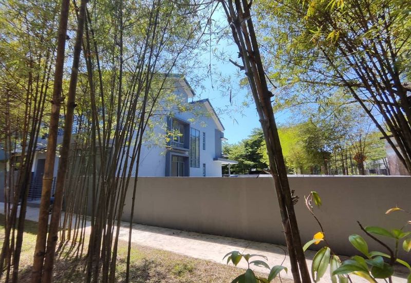 Perdana Lakeview East