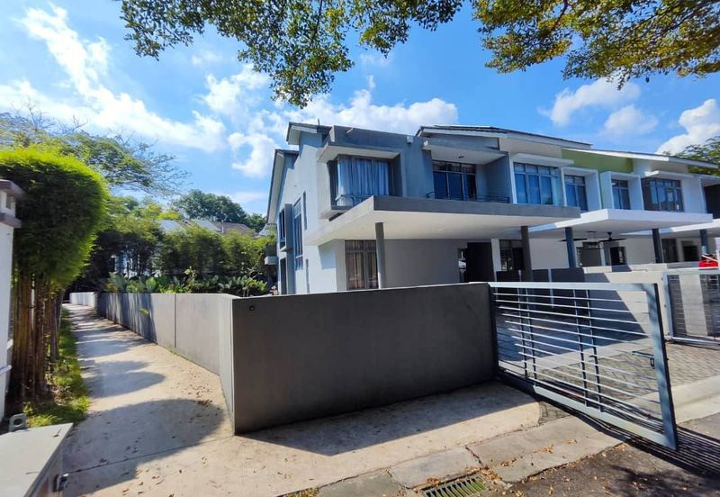 Perdana Lakeview East