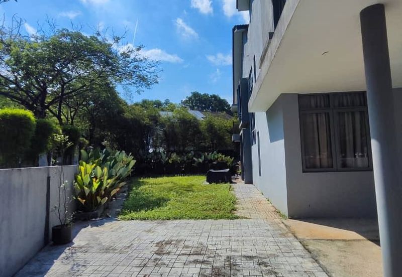 Perdana Lakeview East