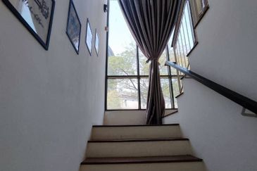 Perdana Lakeview East