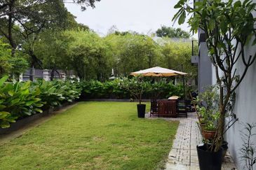 Perdana Lakeview East