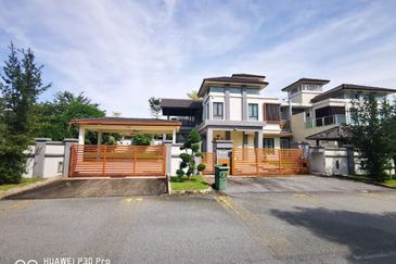 Perdana College Heights