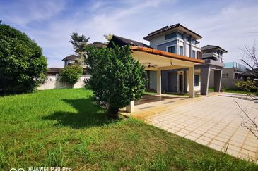 Perdana College Heights