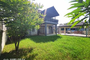 Perdana College Heights