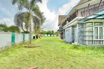 Titian, Bukit Jelutong