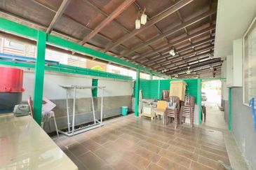 Titian, Bukit Jelutong