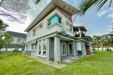 Titian, Bukit Jelutong