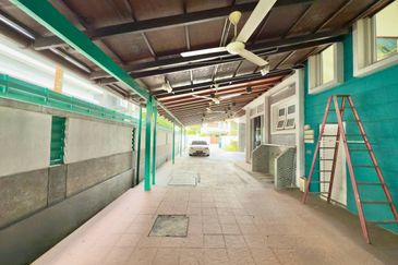 Titian, Bukit Jelutong