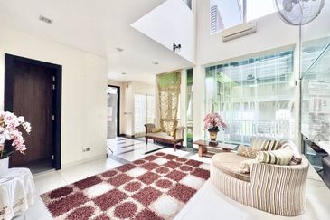 Titian, Bukit Jelutong