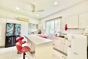 Titian, Bukit Jelutong