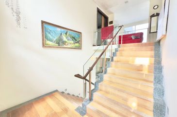 Titian, Bukit Jelutong