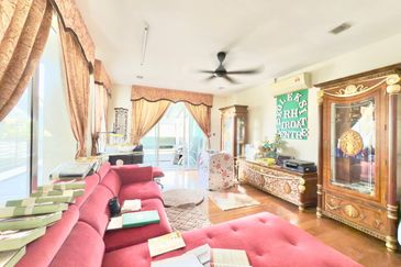 Titian, Bukit Jelutong