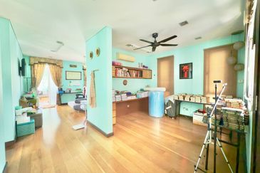 Titian, Bukit Jelutong