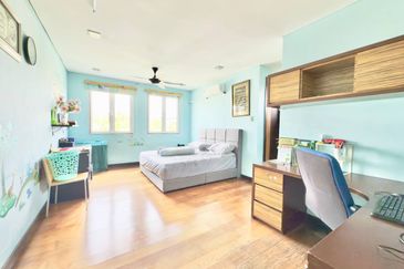 Titian, Bukit Jelutong