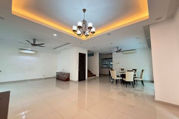 3 Storey Corner lot with Pool USJ Heights (Type Sakura) For Sale