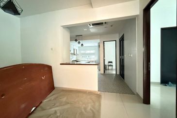 3 Storey Corner lot with Pool USJ Heights (Type Sakura) For Sale