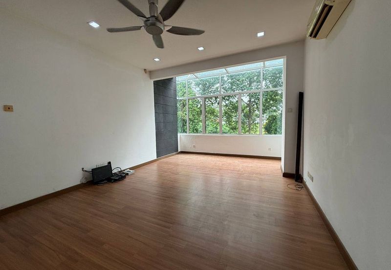 3 Storey Corner lot with Pool USJ Heights (Type Sakura) For Sale