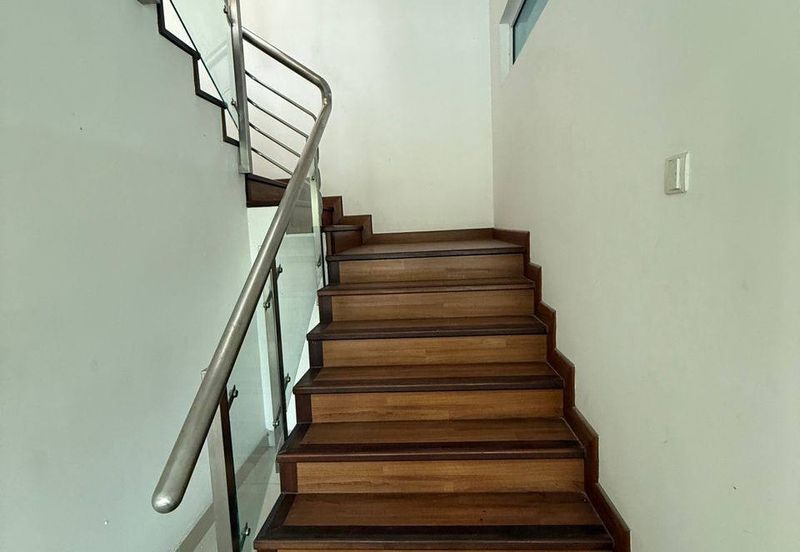 3 Storey Corner lot with Pool USJ Heights (Type Sakura) For Sale