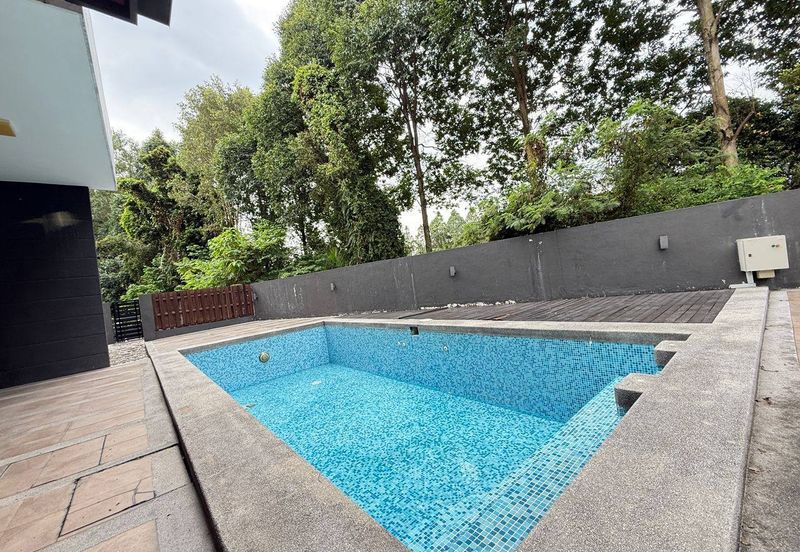 3 Storey Corner lot with Pool USJ Heights (Type Sakura) For Sale