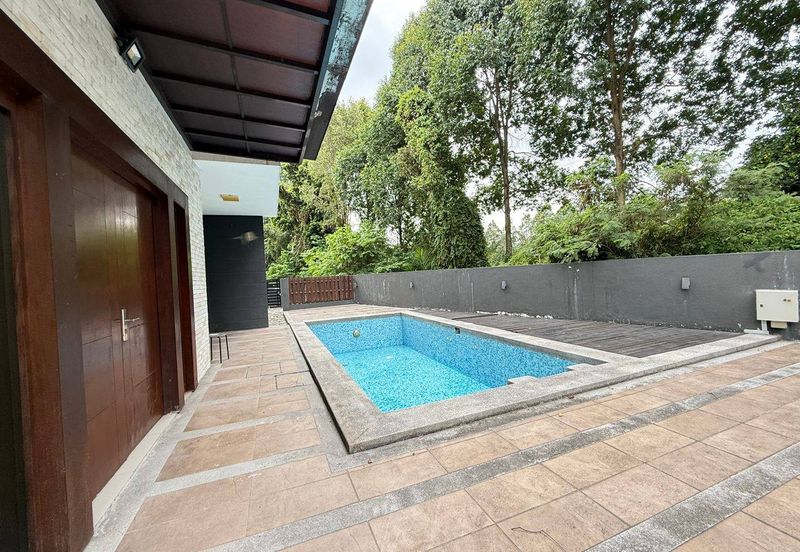 3 Storey Corner lot with Pool USJ Heights (Type Sakura) For Sale