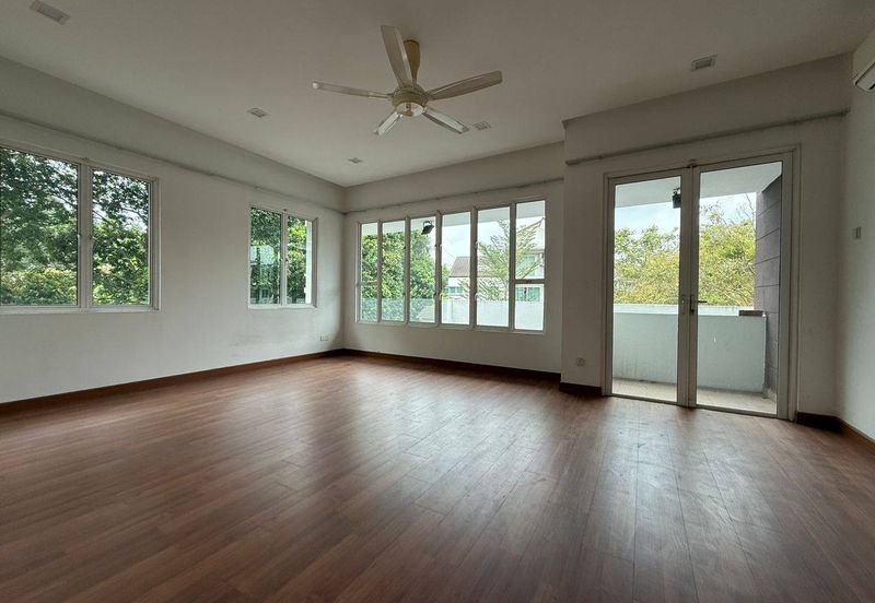 3 Storey Corner lot with Pool USJ Heights (Type Sakura) For Sale