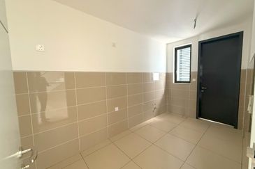 East 57 (Residensi Laman Timur)