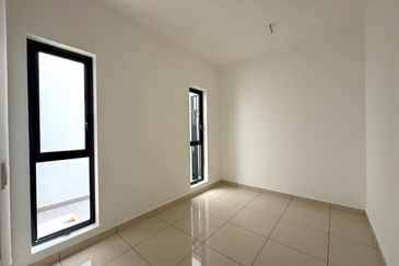 East 57 (Residensi Laman Timur)